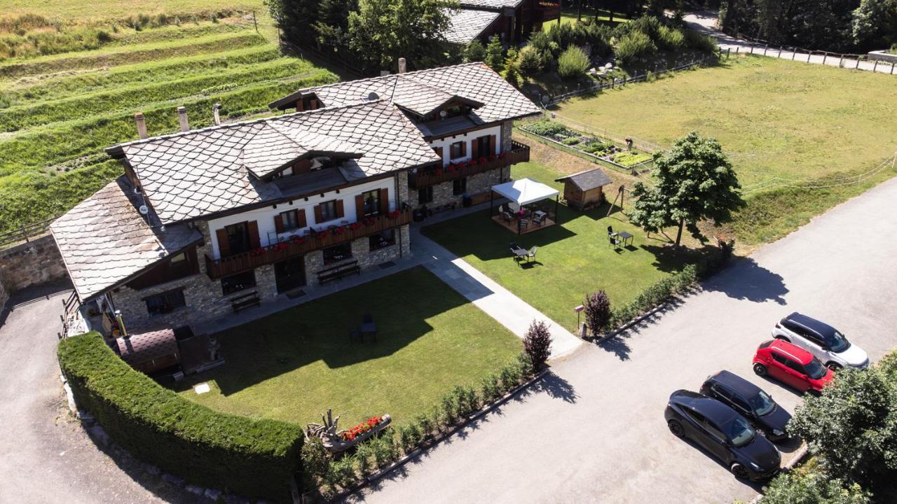 クールマイユール Le Reve Bed & Breakfast エクステリア 写真