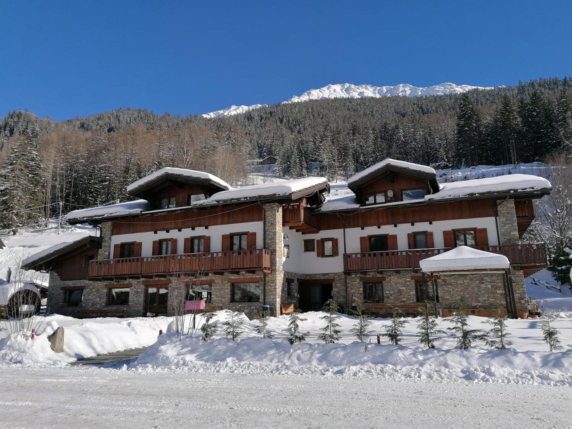 クールマイユール Le Reve Bed & Breakfast エクステリア 写真