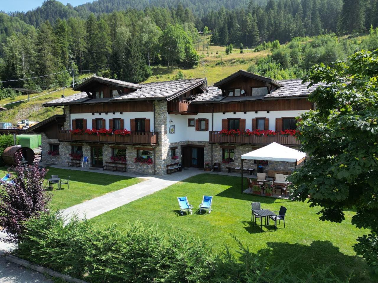クールマイユール Le Reve Bed & Breakfast エクステリア 写真